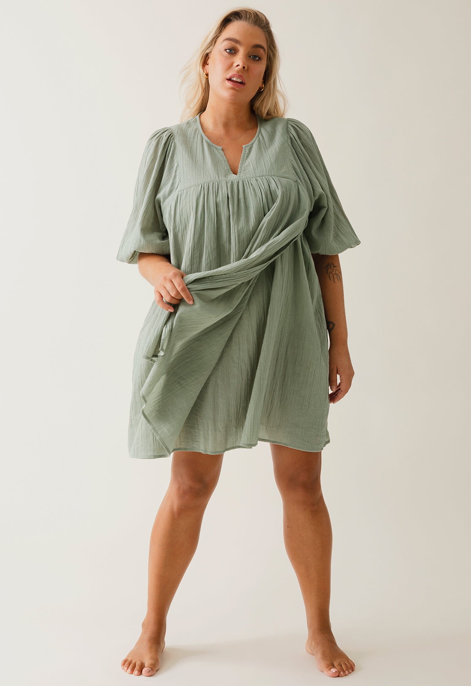 Mini-robe de maternité bohème - Thé vert